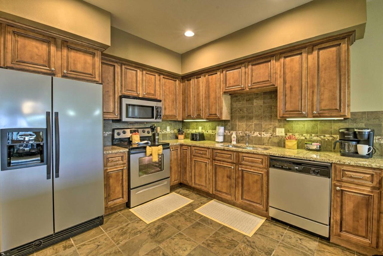 Inviting Branson Condo With Outdoor Dining Area Εξωτερικό φωτογραφία